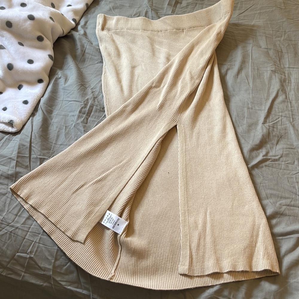 Skirt - Picture 2 of 3